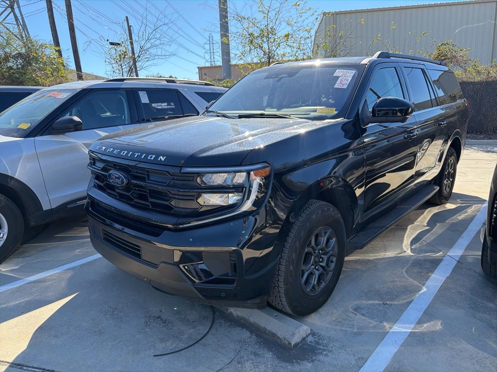 Used 2025 Ford Expedition Max Active image 2