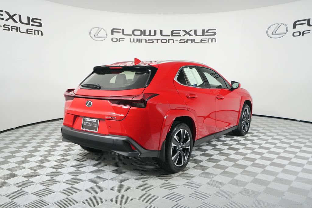 Certified 2025 Lexus UX 300h FWD w/ Accessory Package (Z1) image 7