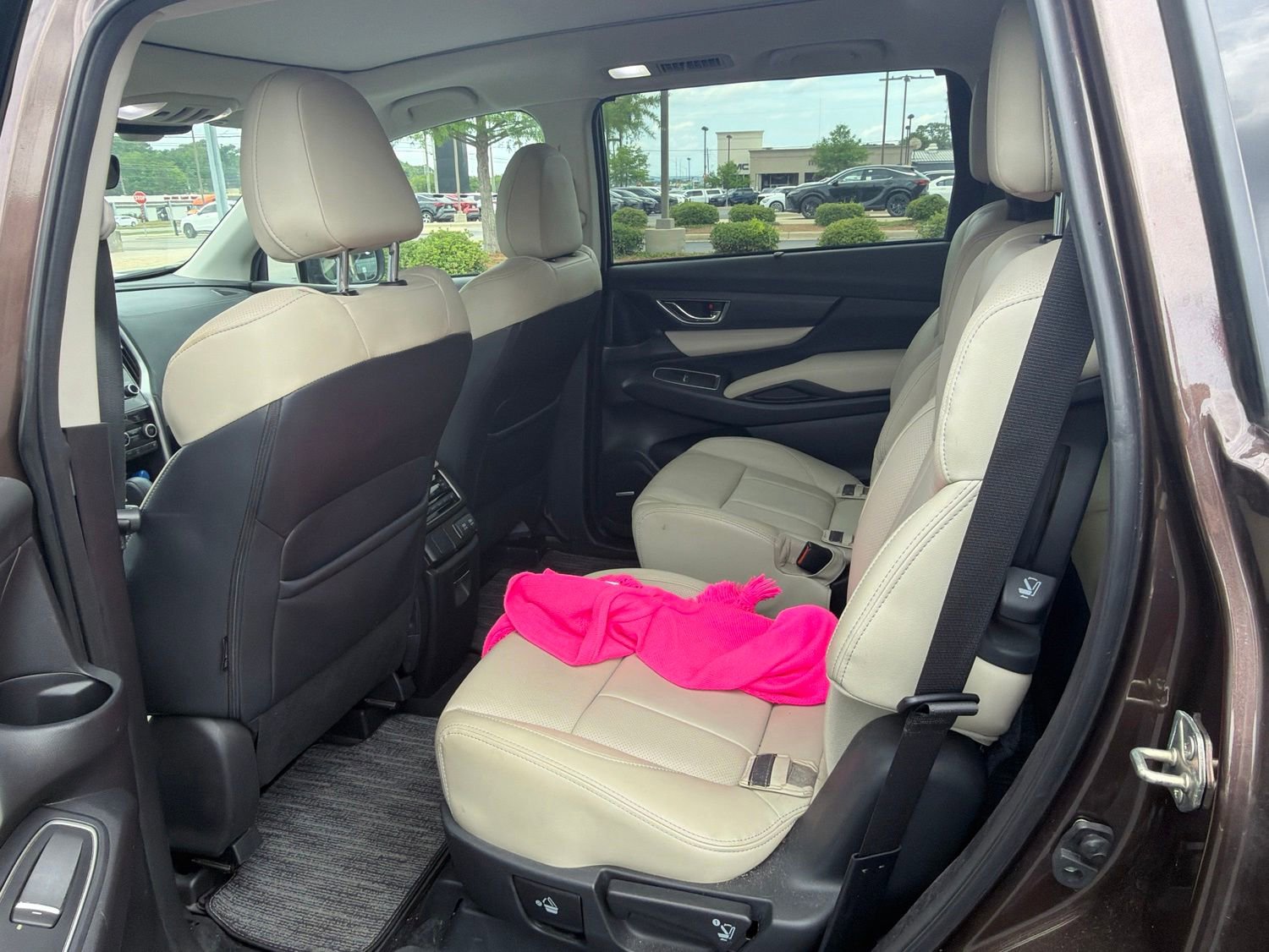 Used 2020 Subaru Ascent Limited w/ Technology Package AWD/4WD image 4