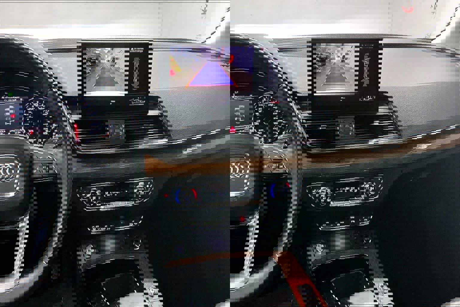 Used 2023 Audi Q5 Premium w/ Convenience Package image 9