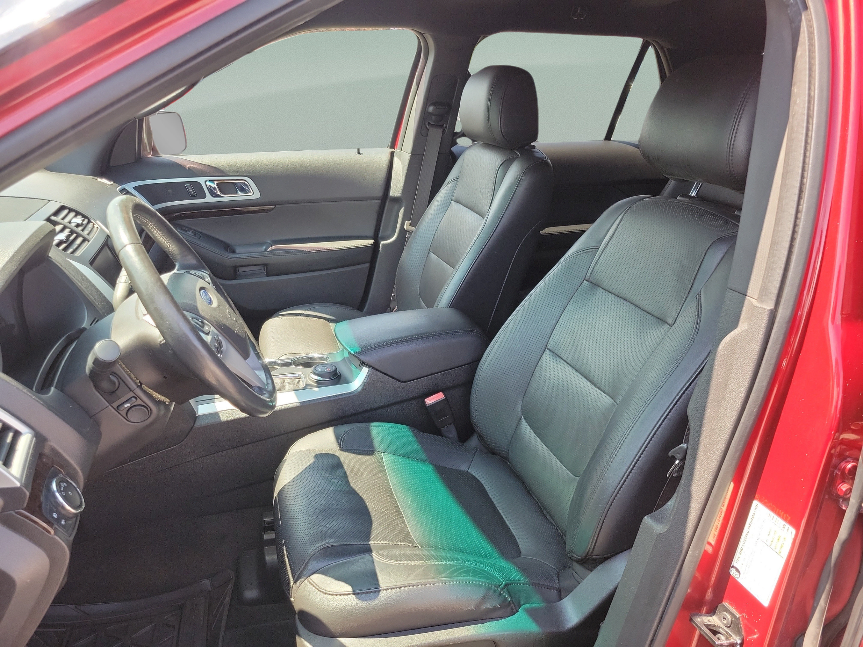 Used 2015 Ford Explorer Limited w/ Equipment Group 301A AWD/4WD image 17