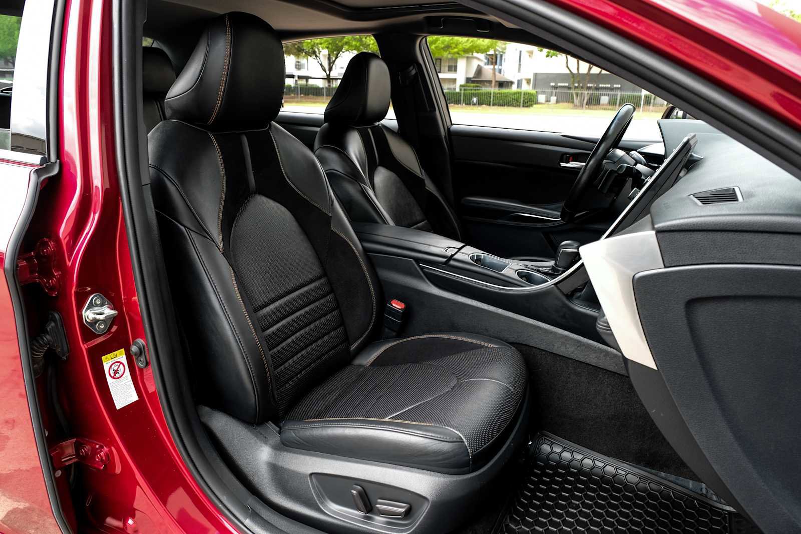 Used 2019 Toyota Avalon XSE image 35