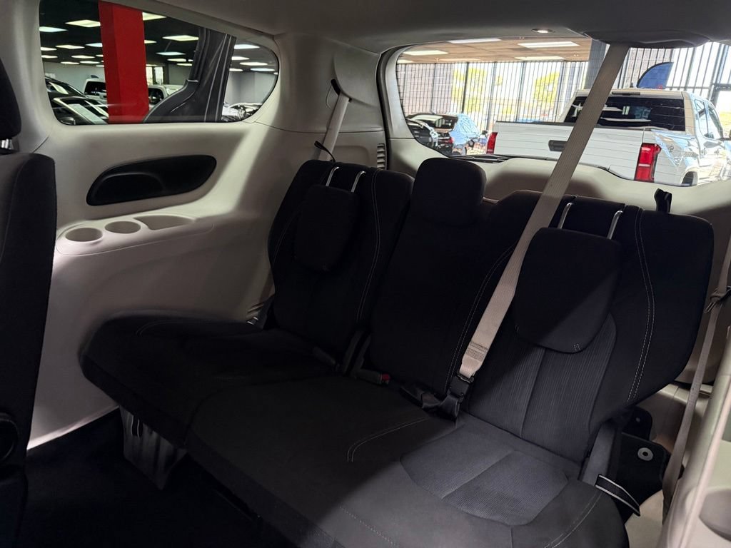 Used 2023 Chrysler Voyager LX FWD image 40