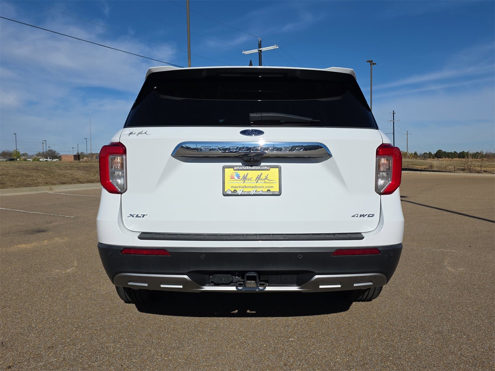 Used 2022 Ford Explorer XLT w/ Equipment Group 202A image 7