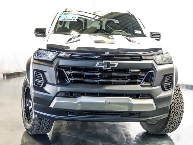 Used 2025 Chevrolet Colorado Trail Boss w/ Midnight Edition AWD/4WD image 7