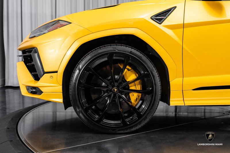 Used 2023 Lamborghini Urus S image 10