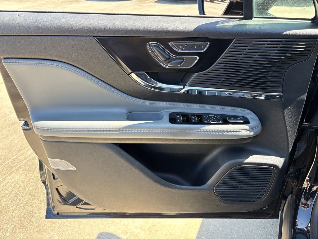 Used 2020 Lincoln Corsair AWD w/ Equipment Group 101A image 16