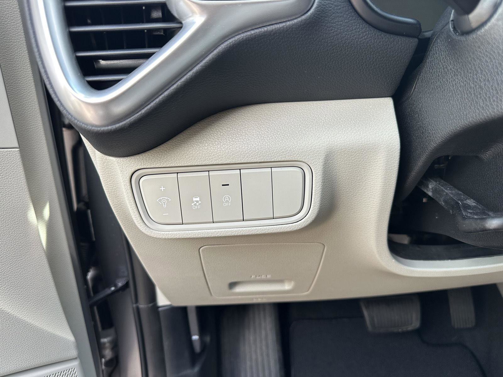 Used 2025 Kia Soul LX FWD image 20