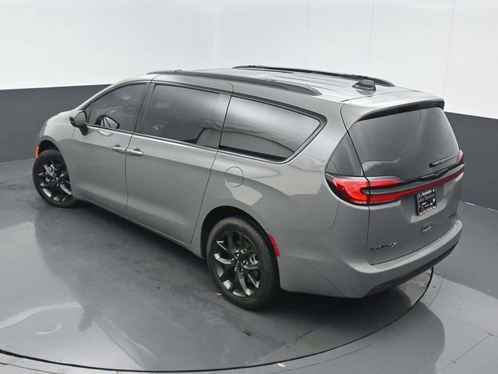 Used 2023 Chrysler Pacifica Limited w/ S Appearance Package AWD/4WD image 46
