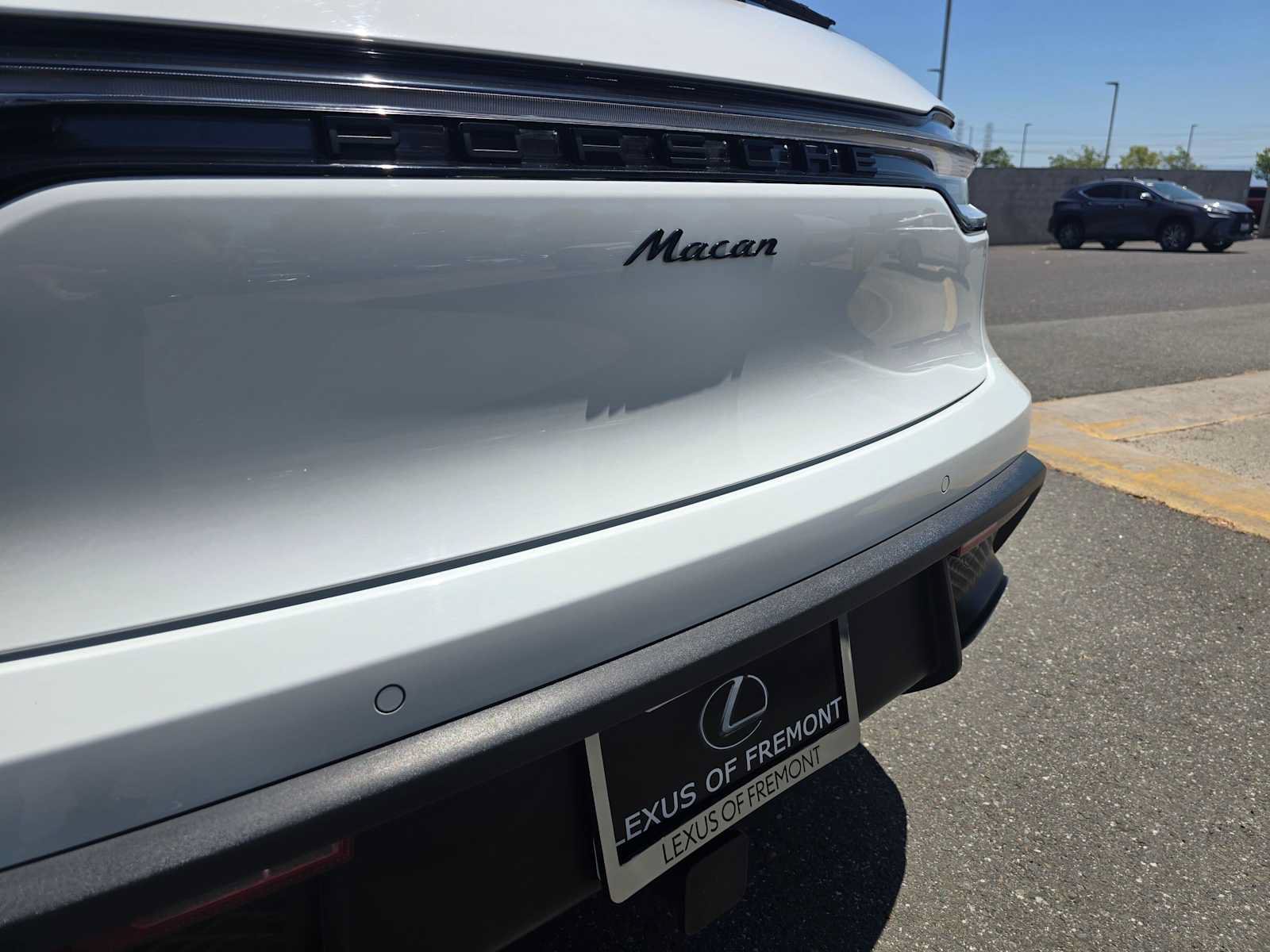 Used 2025 Porsche Macan Turbo AWD/4WD image 13