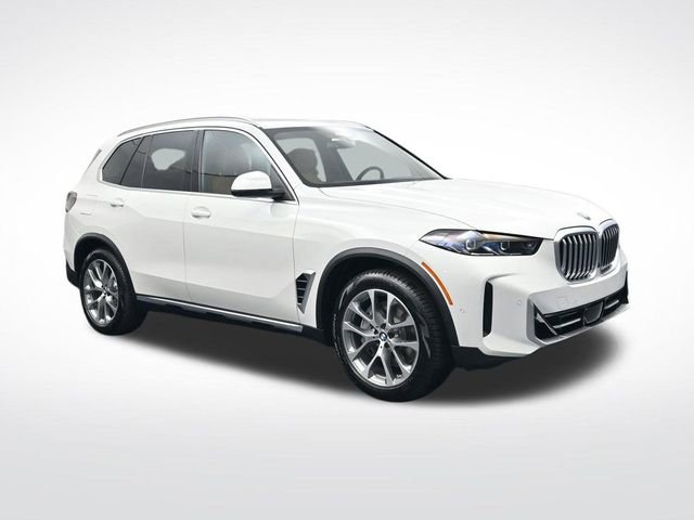 New 2026 BMW X5 xDrive50e image 2