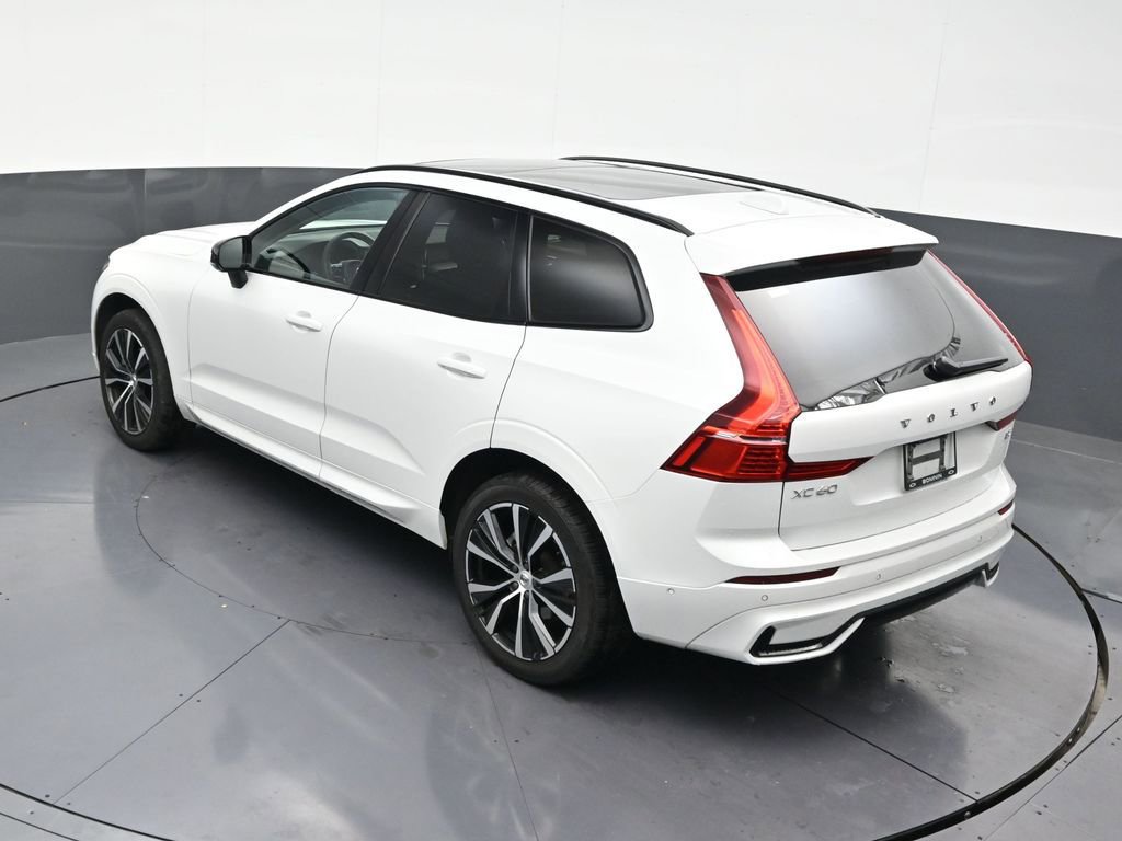 Used 2023 Volvo XC60 B5 Plus FWD image 16
