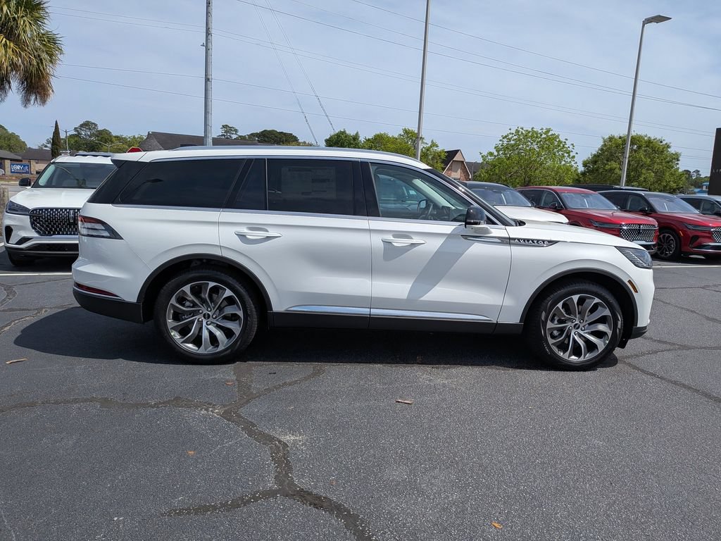 New 2026 Lincoln Aviator Reserve w/ Illumination Package RWD image 3
