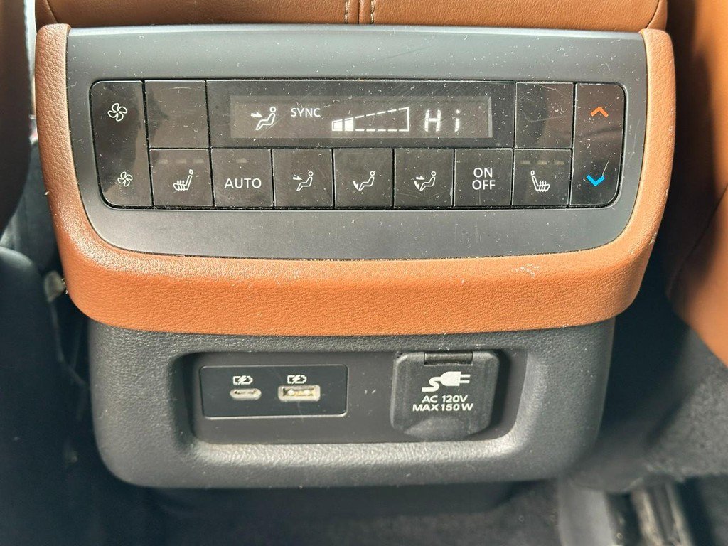 Used 2022 Nissan Pathfinder Platinum w/ Cargo Package image 12