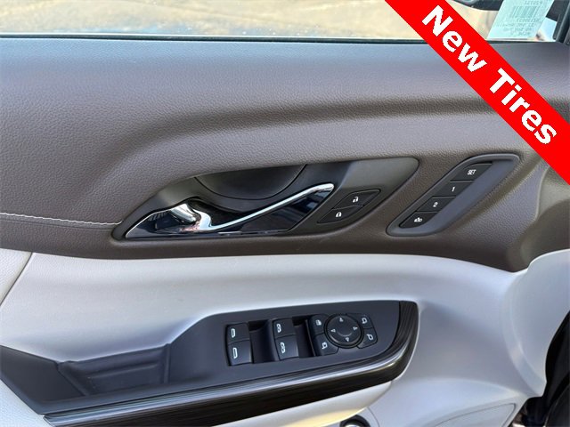 Used 2022 GMC Acadia SLT w/ Preferred Package image 20