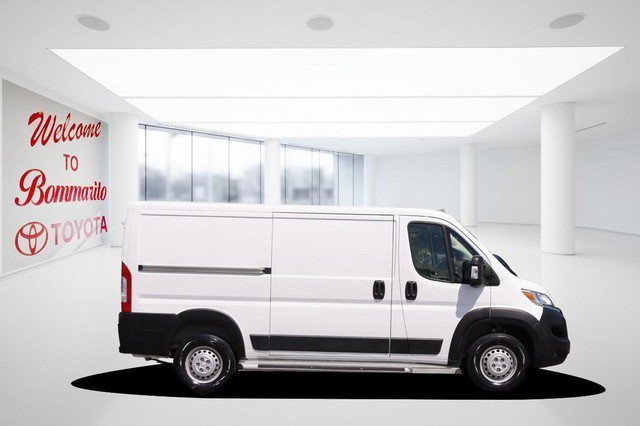 Used 2025 RAM ProMaster 2500 w/ U-Haul Equipment Group FWD image 5