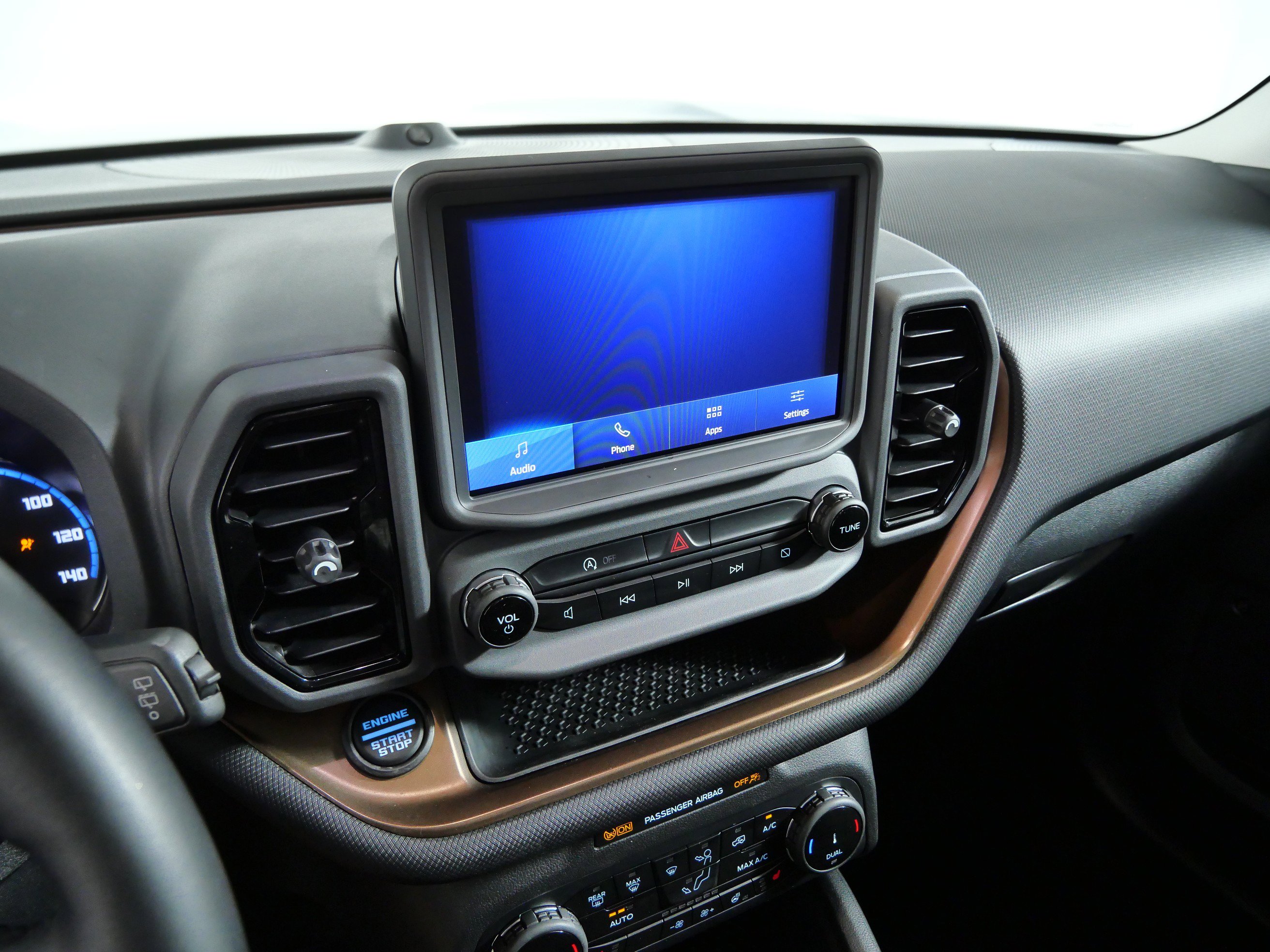 Certified 2024 Ford Bronco Sport Outer Banks w/ Tech Package AWD/4WD image 19