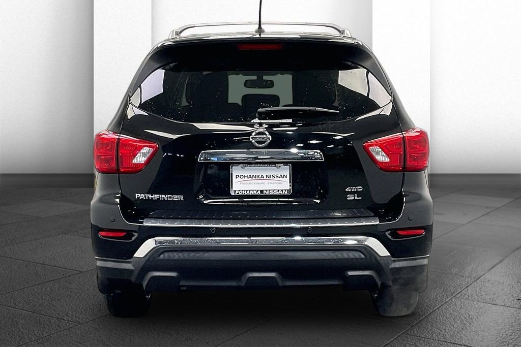 Used 2017 Nissan Pathfinder SL image 3