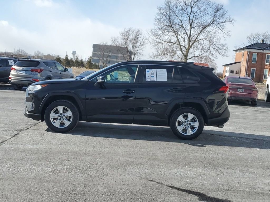 Used 2021 Toyota RAV4 XLE image 4