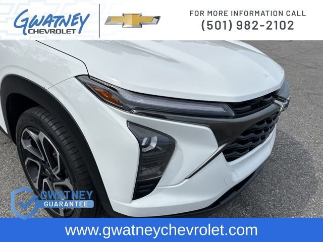 Used 2024 Chevrolet Trax RS w/ Driver Confidence Package image 13
