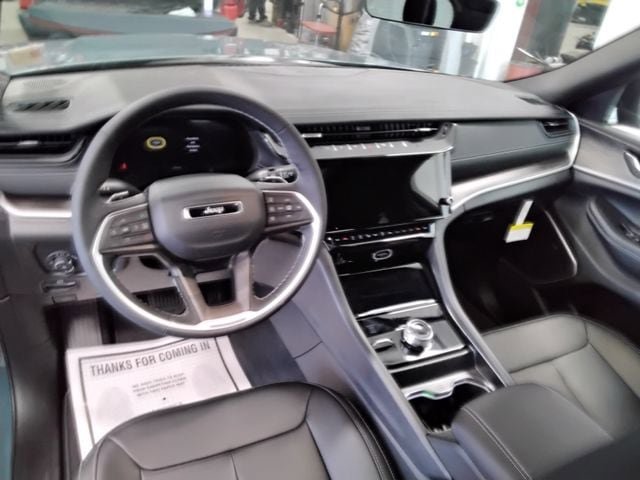 New 2026 Jeep Grand Cherokee L Limited AWD/4WD image 10