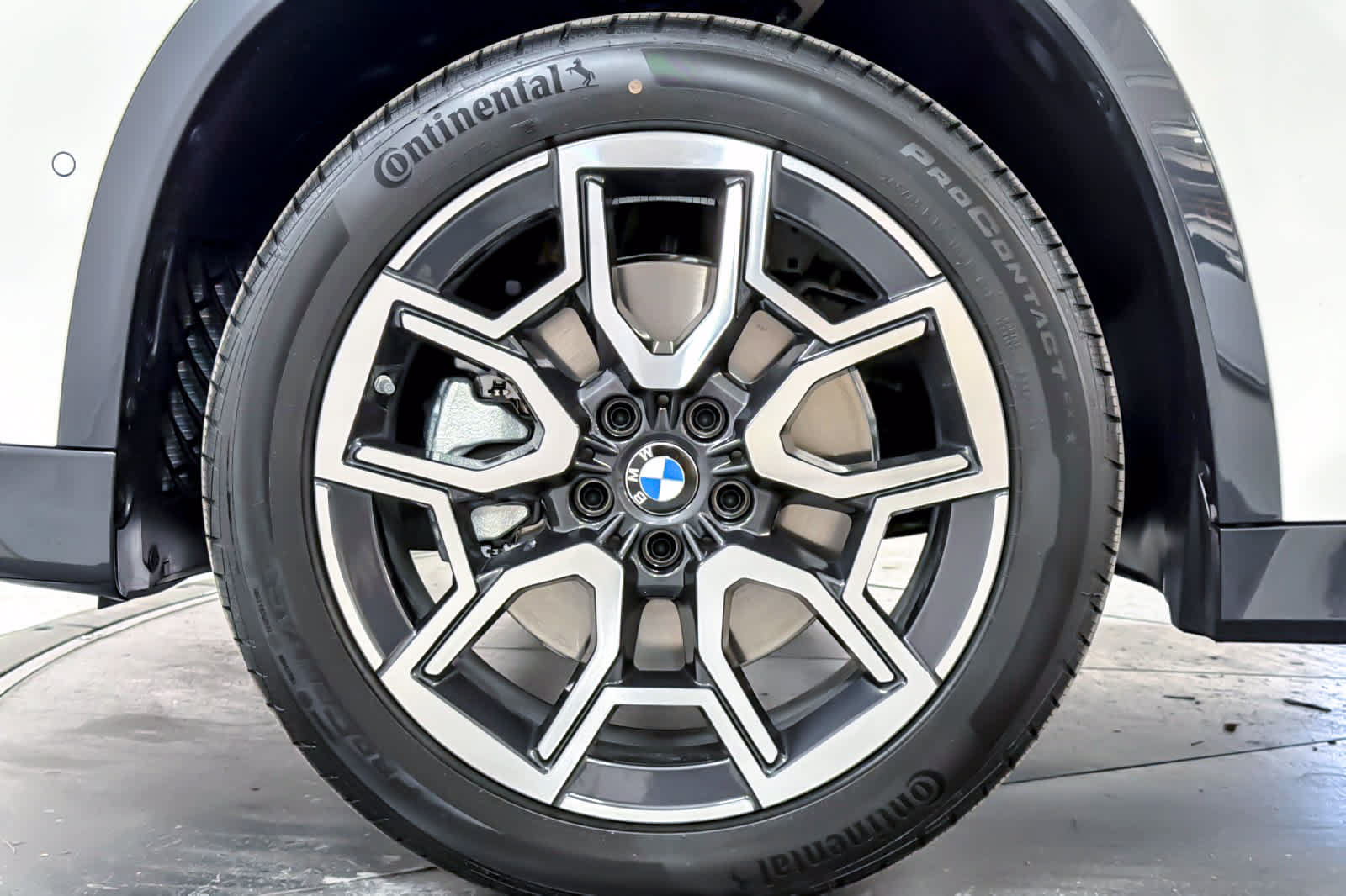 New 2026 BMW X1 xDrive28i w/ Technology Package AWD/4WD image 25