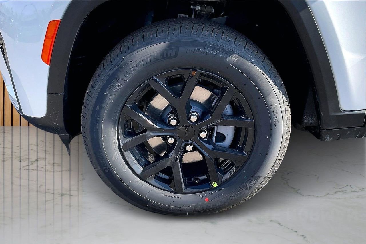 New 2026 Jeep Grand Cherokee Altitude image 32