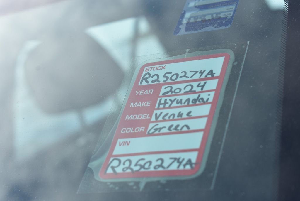Used 2024 Hyundai Venue SEL image 37