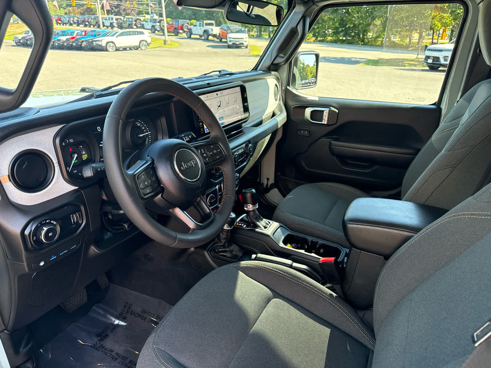 Used 2024 Jeep Wrangler Unlimited AWD/4WD image 11
