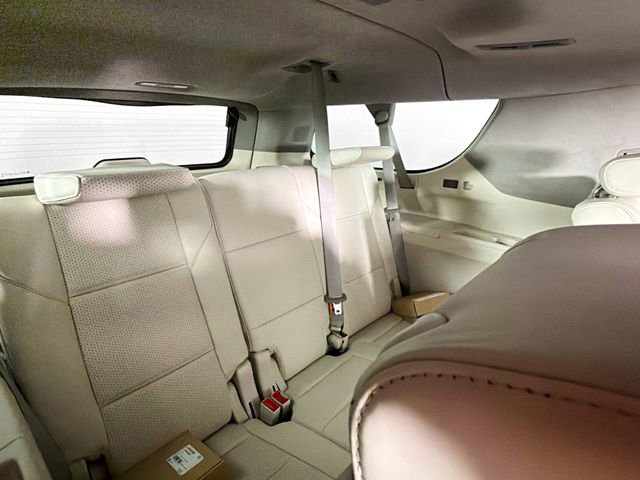 Used 2023 Cadillac Escalade ESV Premium Luxury Platinum image 32