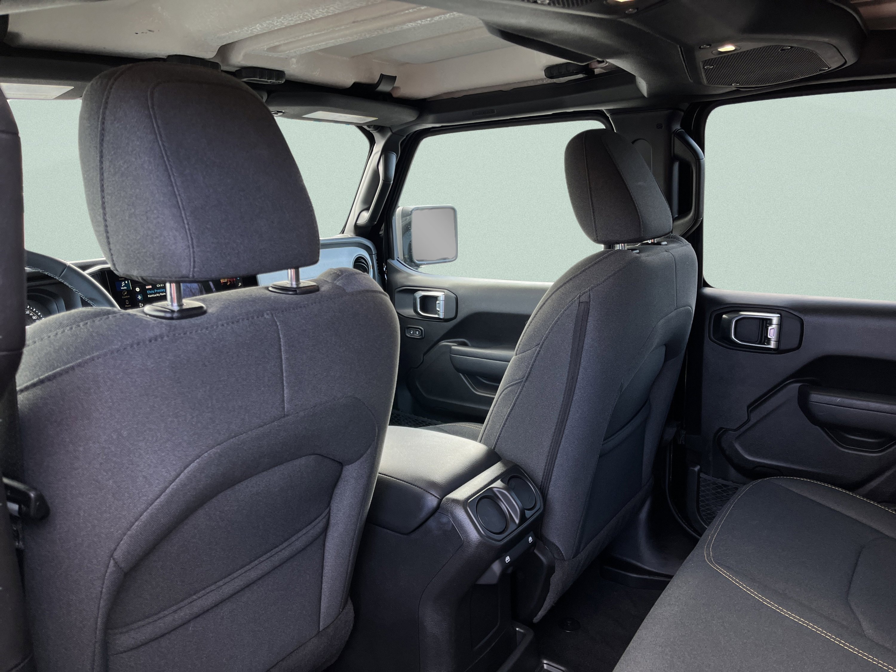 Used 2025 Jeep Wrangler Willys image 9