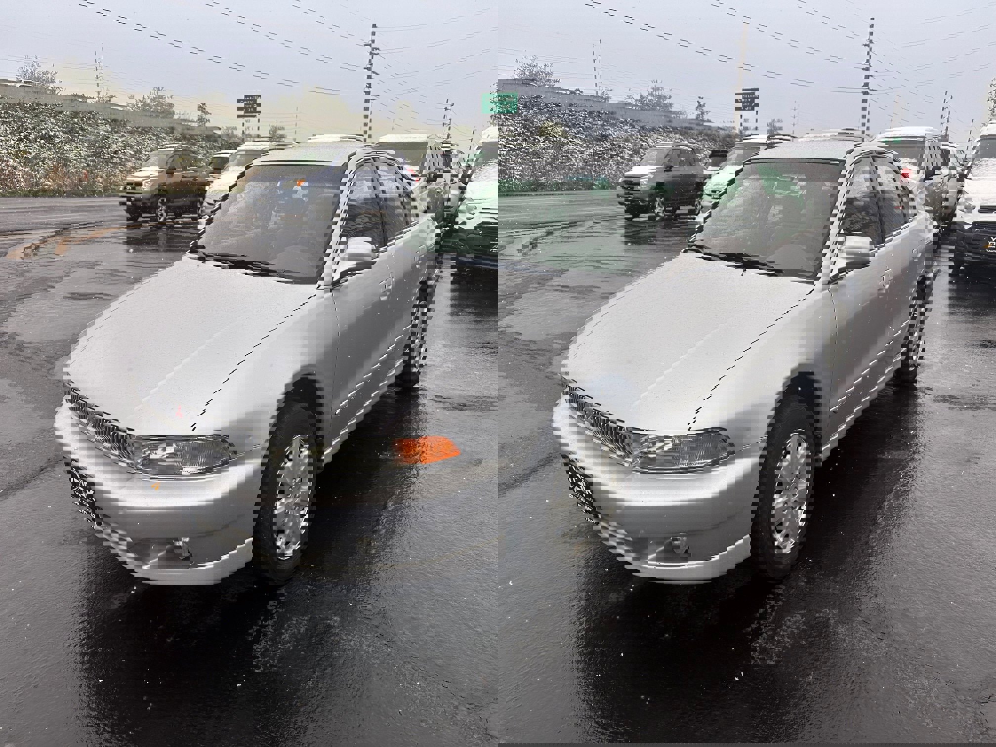 Used 2001 Mitsubishi Galant ES image 2