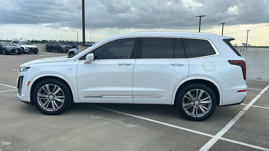 Used 2024 Cadillac XT6 Premium Luxury w/ Technology Package FWD image 10