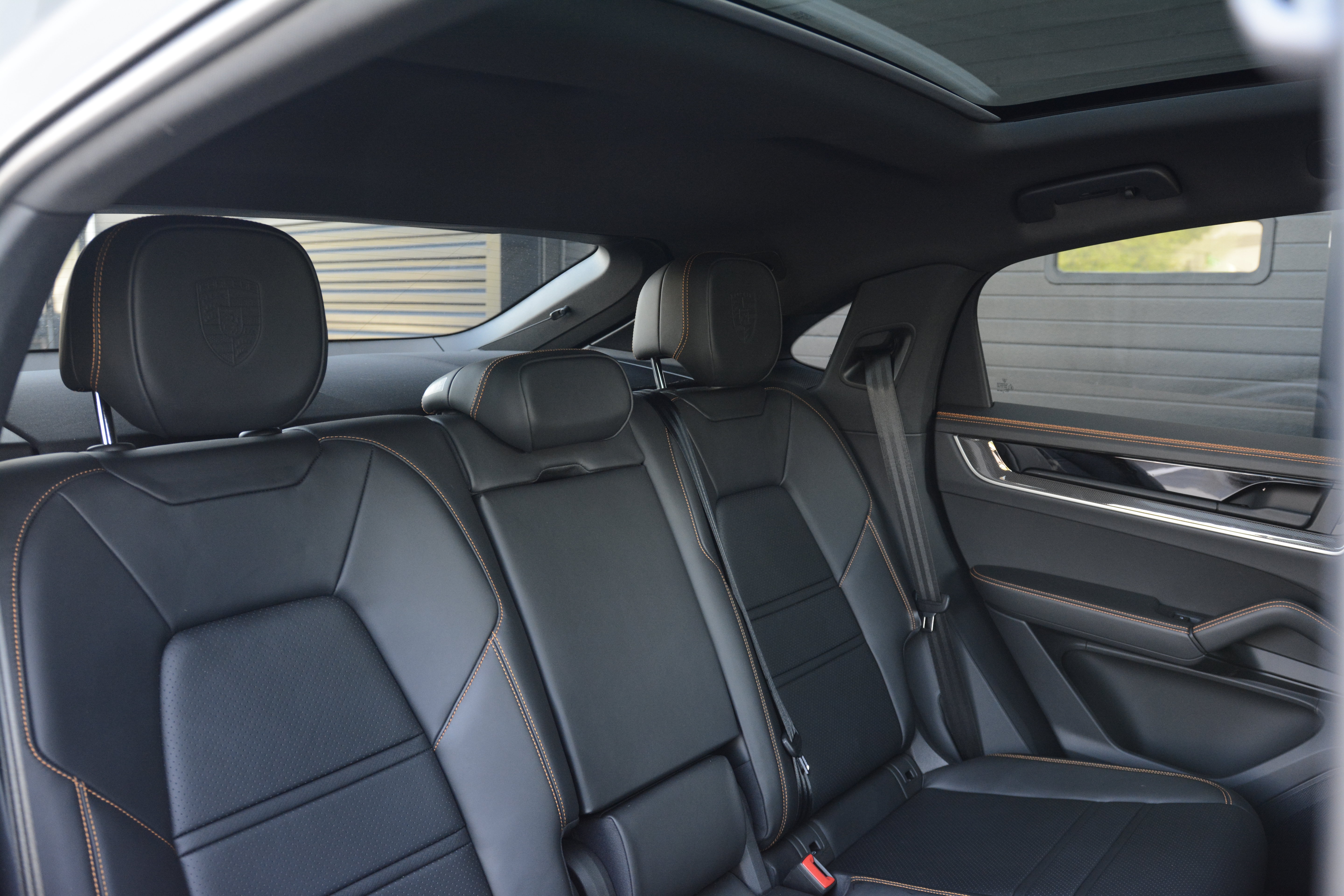 Certified 2025 Porsche Cayenne S AWD/4WD image 36