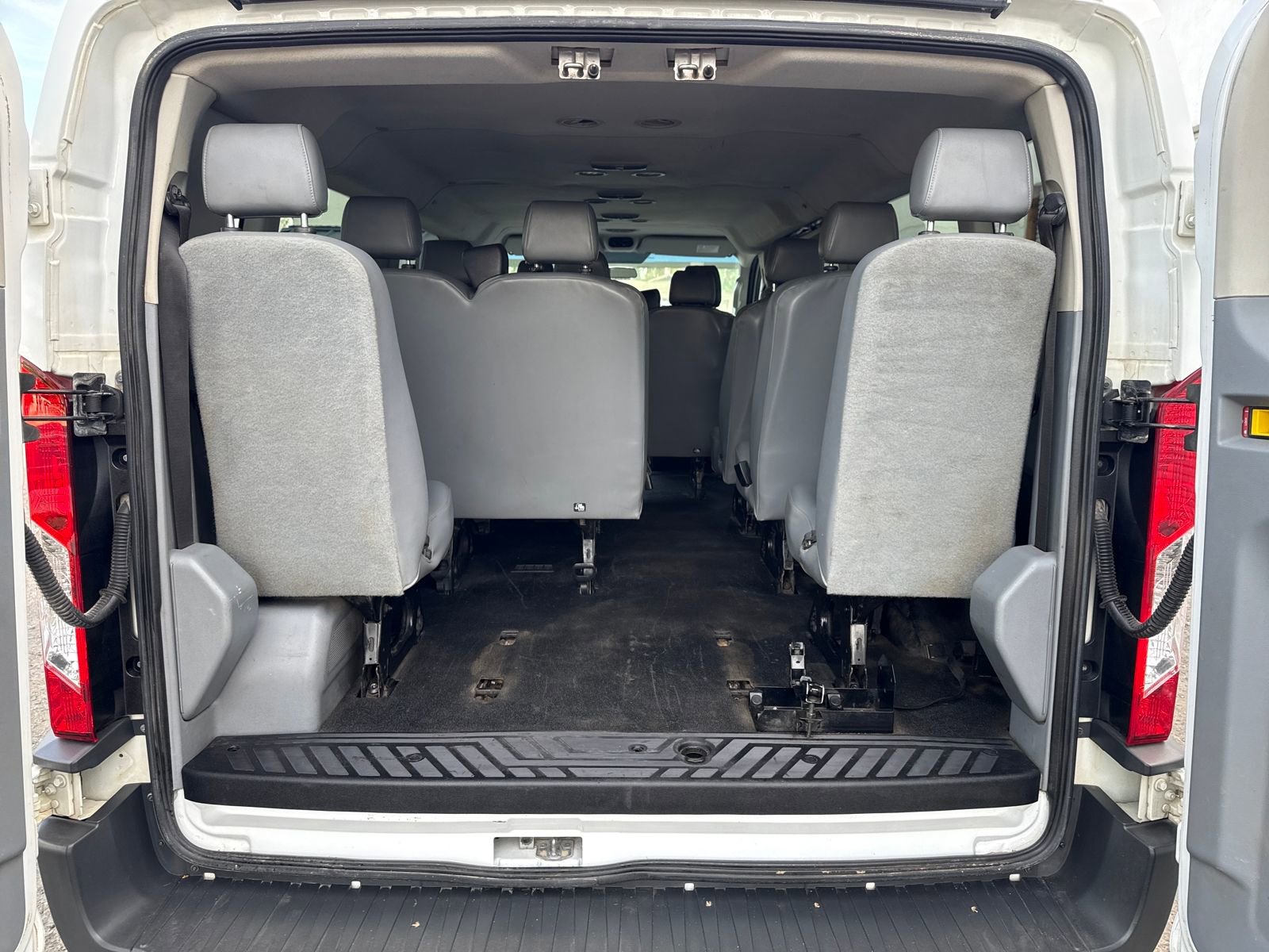 Used 2017 Ford Transit 350 XL RWD image 23