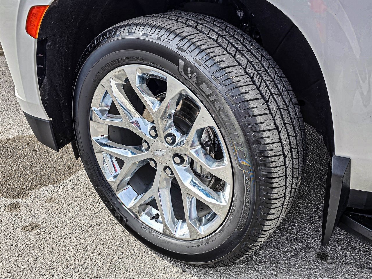 Used 2022 Chevrolet Tahoe LT w/ Luxury Package image 8