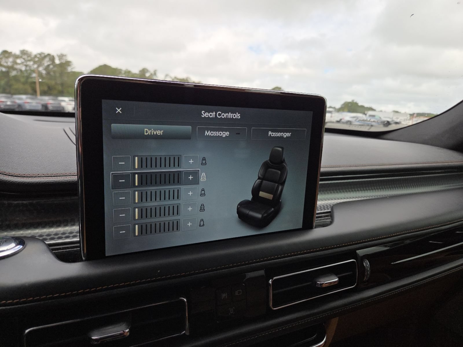 Used 2023 Lincoln Aviator Black Label AWD/4WD image 10