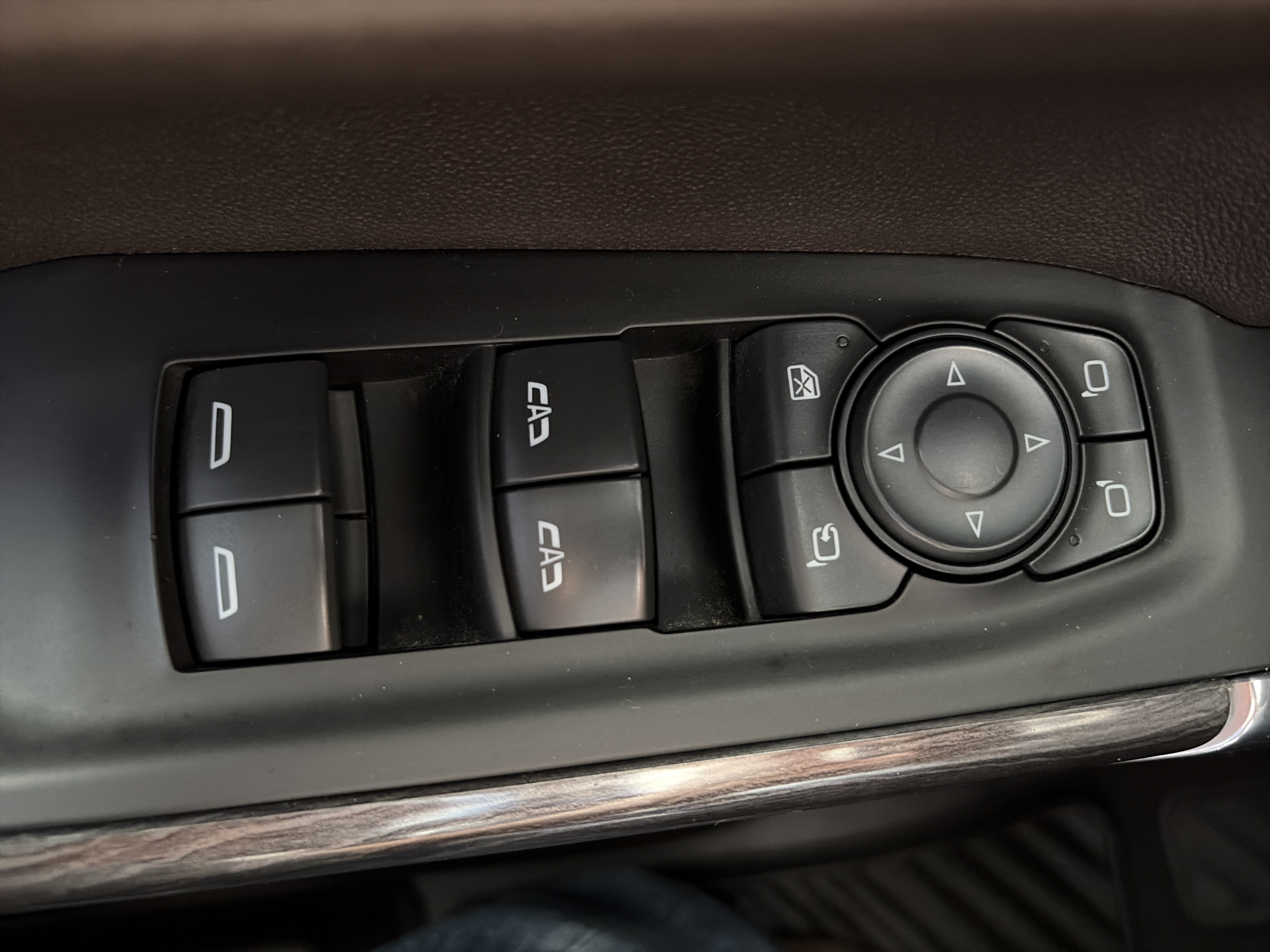 Used 2022 Chevrolet Silverado 1500 LTZ AWD/4WD image 23
