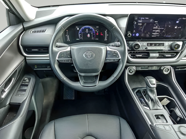 Used 2025 Toyota Grand Highlander AWD image 15