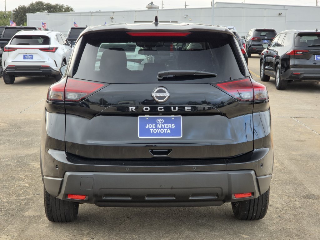 Used 2025 Nissan Rogue SV FWD image 8