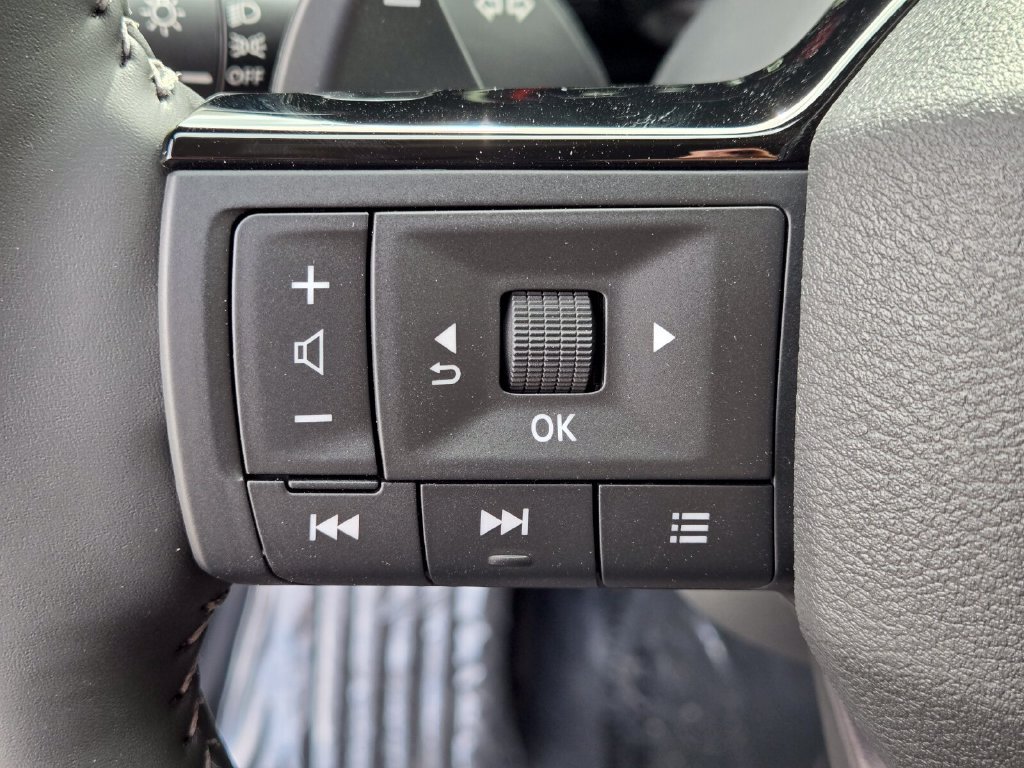 New 2026 Nissan Pathfinder SL w/ SL Premium Package FWD image 34