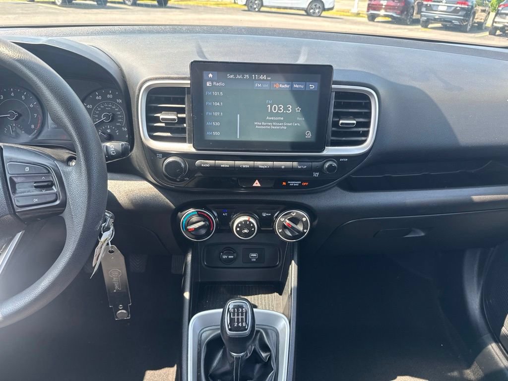 Used 2021 Hyundai Venue SE FWD image 22