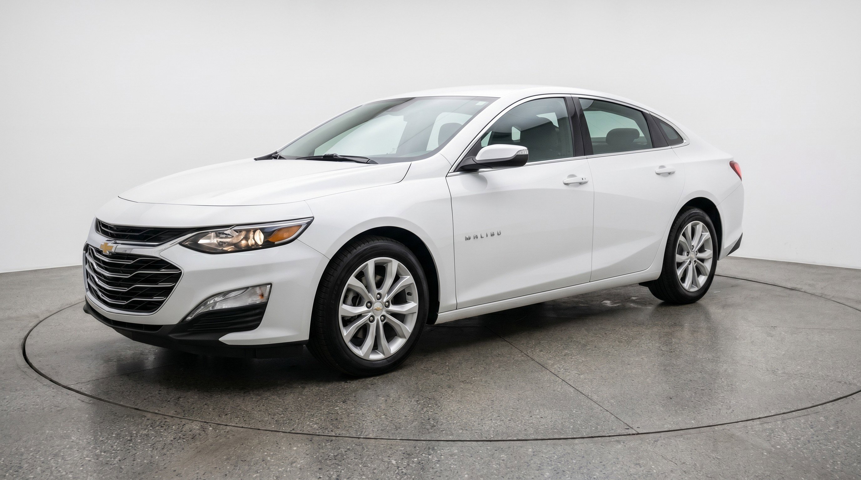 Used 2024 Chevrolet Malibu LT FWD image 3