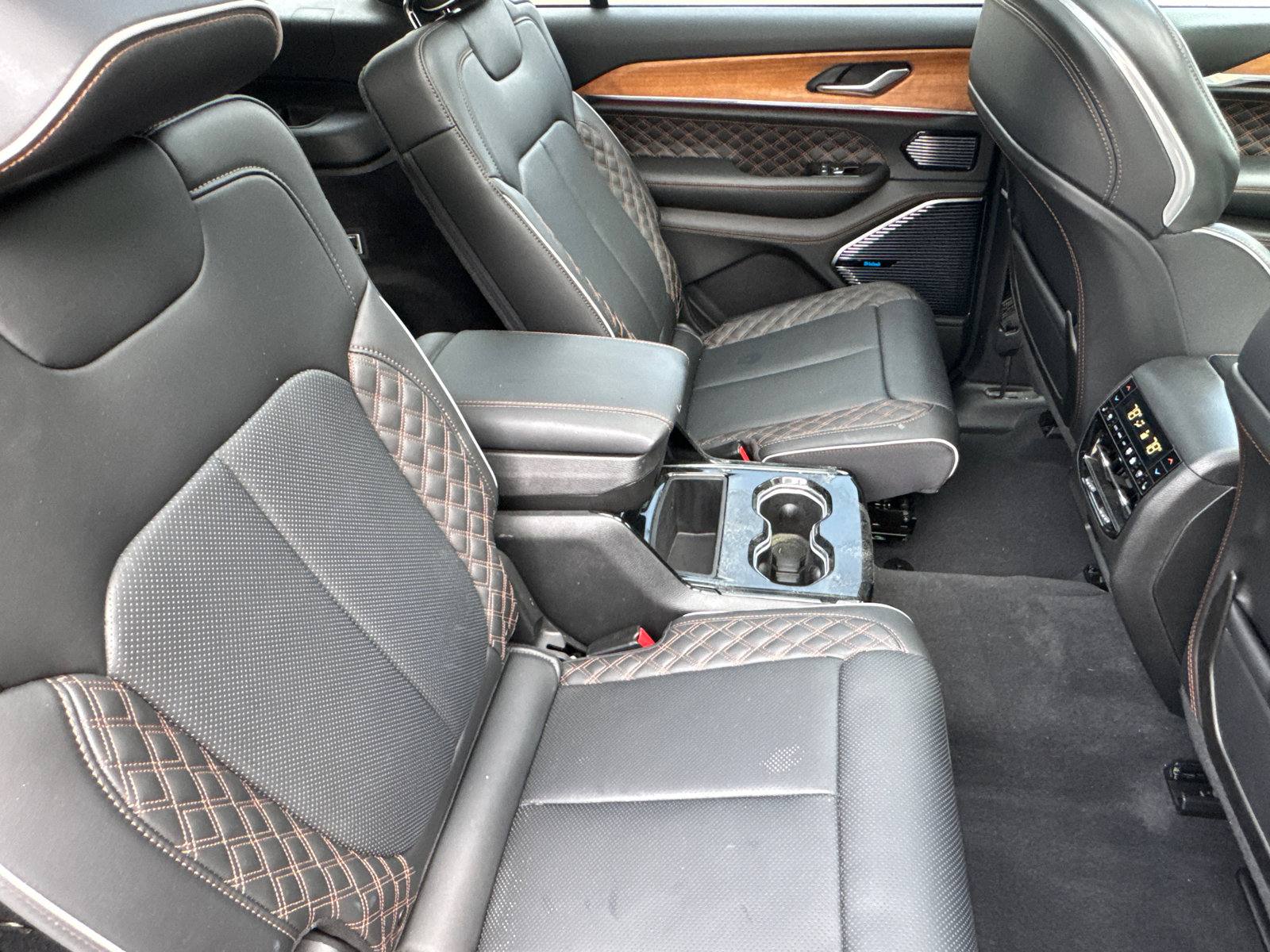 Used 2025 Jeep Grand Cherokee L Summit image 21