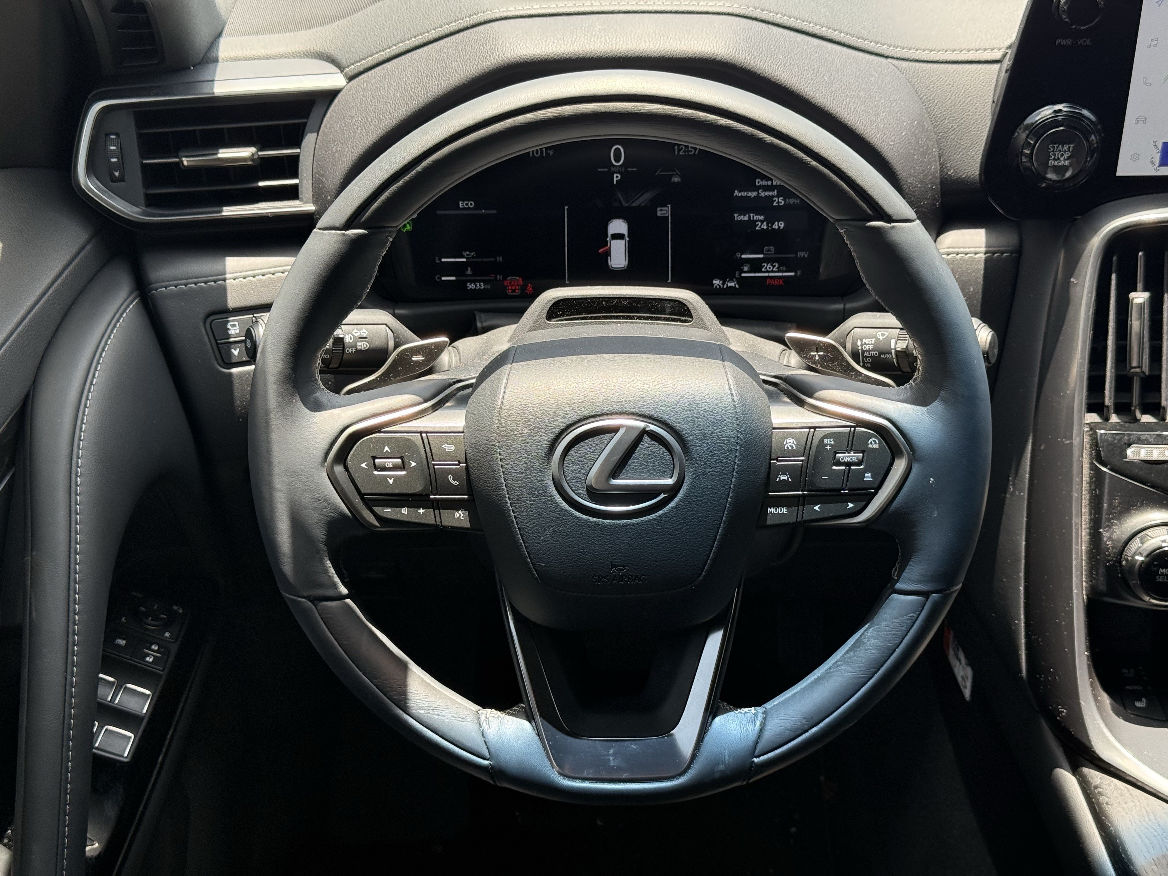 Used 2026 Lexus LX 600 4WD w/ Accessory Package (Z1) image 15