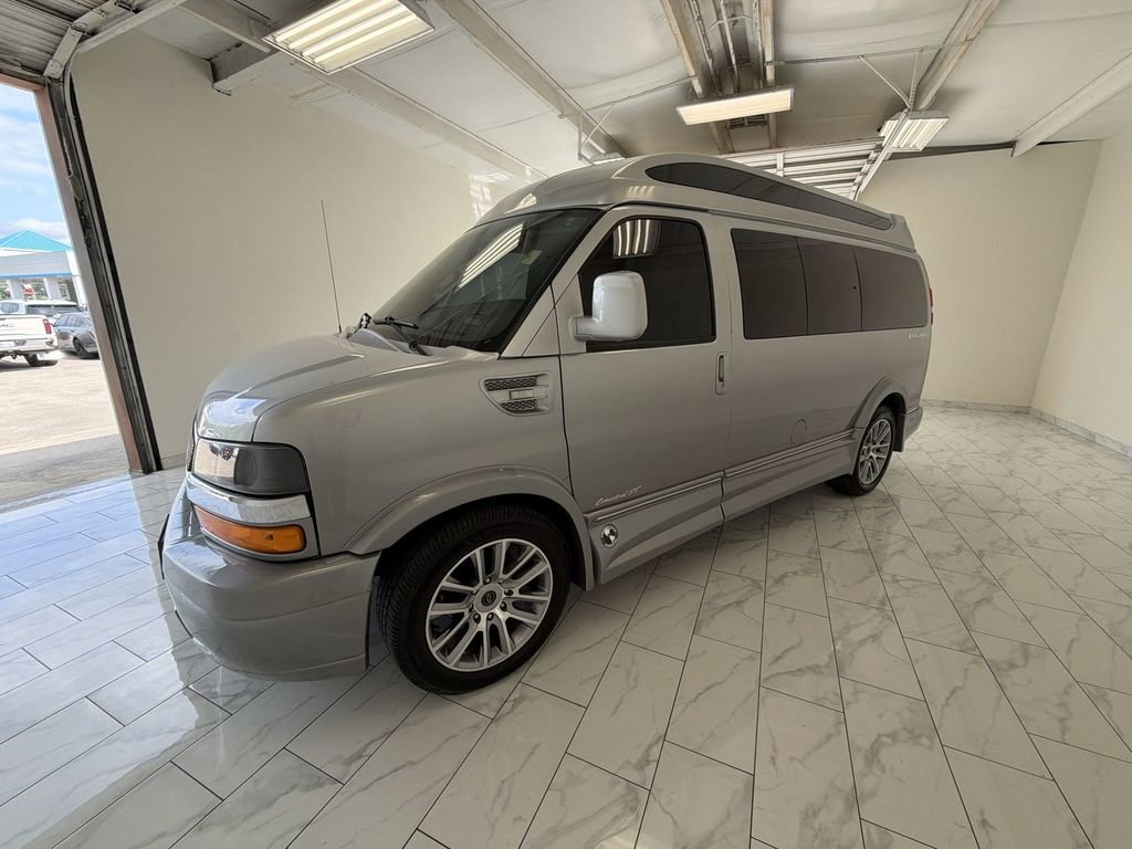 Used 2021 Chevrolet Express 2500 LS w/ Enhanced Convenience Package image 4