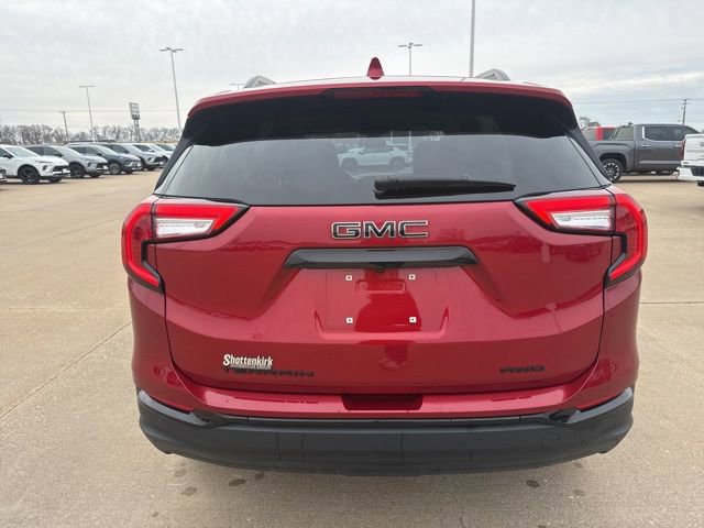 Used 2023 GMC Terrain SLE w/ Driver Convenience Package image 4