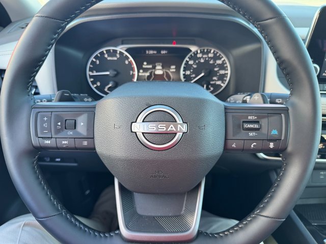 Used 2025 Nissan Rogue SV image 9