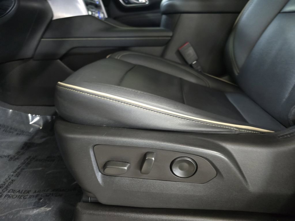 Used 2022 GMC Yukon SLT w/ SLT Luxury Package RWD image 28