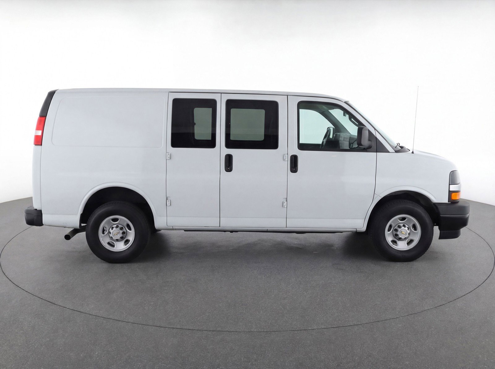 Used 2025 Chevrolet Express 3500 LT w/ LT Preferred Equipment Group RWD image 11